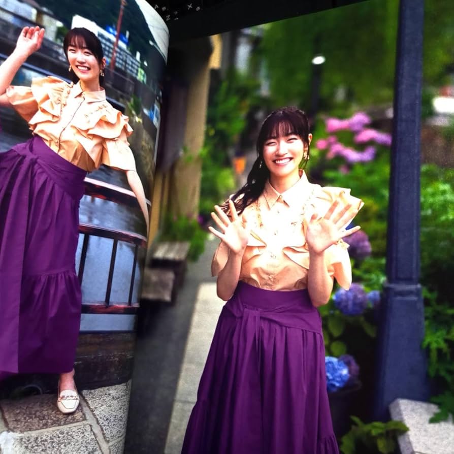 Amazon.co.jp: ほぼきれい前島亜美 初写真集 白群 : ホーム